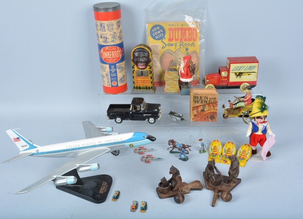 Large lot of TOYS AND BANKS (1 of 7)