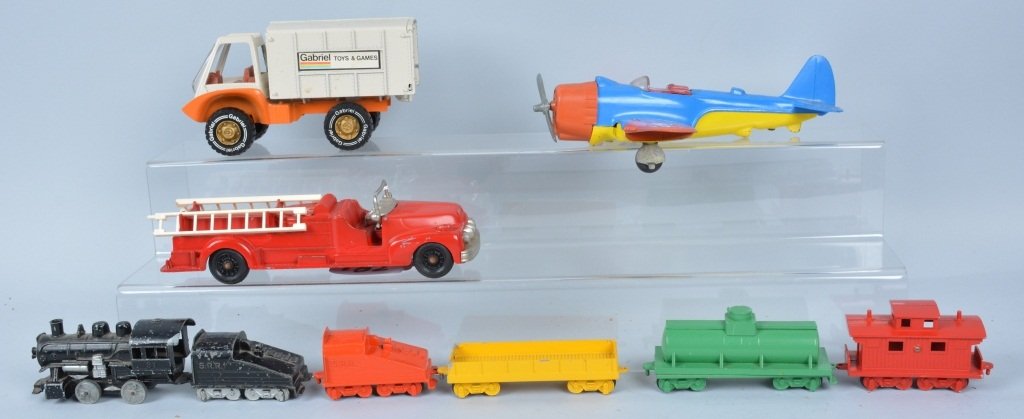 Lot of 4 HUBLEY TOYS w/ Scarce Train (1 of 6)