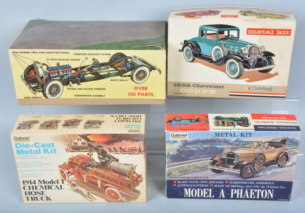 Lot of 4 HUBLEY MODEL KITS & DISPLAY (1 of 3)
