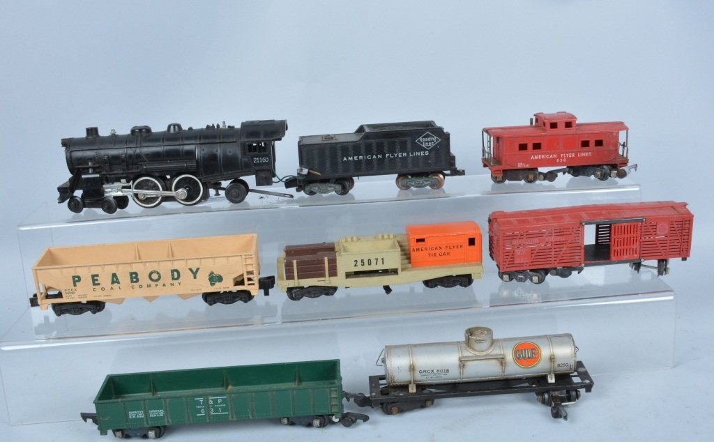 AMERICAN FLYER #21160 ENGINE & 6 CARS: Nice American Flyer Engine #21160 Engine & Tender with 6 Cars. All original with some wear. Very Good