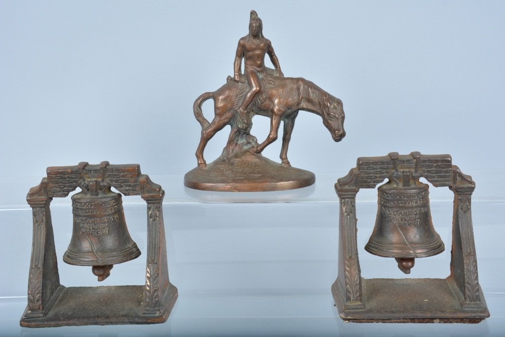 Lot of 3 Antique cast Iron Book Ends (1 of 5)