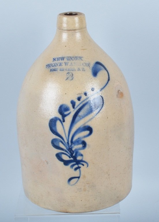 NEW YORK STONEAWRE 2 GALLON BLUE DESIGN JUG (1 of 5)