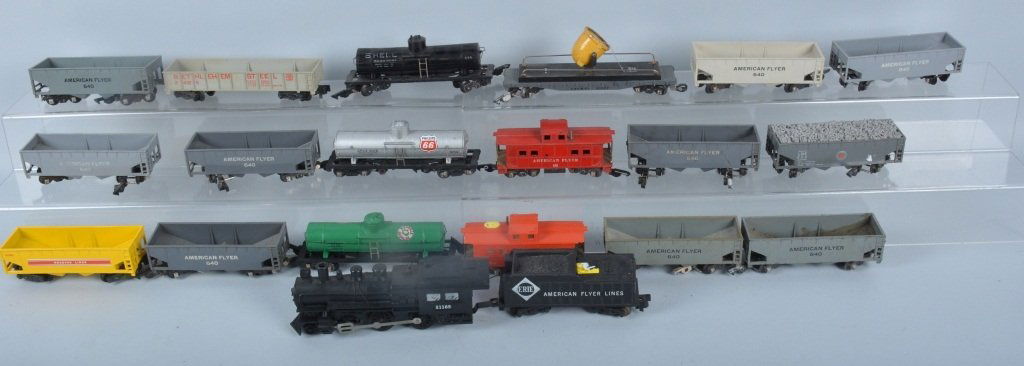 Large Lot of Vintage American Flyer Trains (1 of 4)
