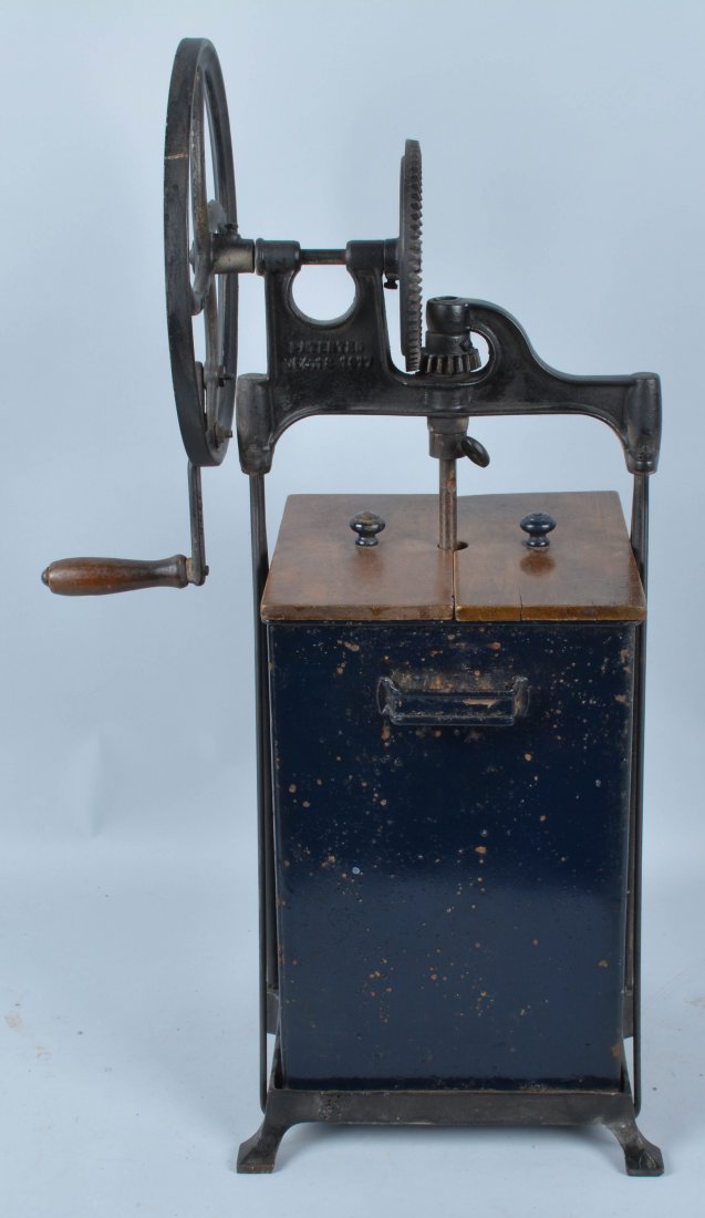 Vintage Dazey Butter Churn, Pat. 1917 (1 of 4)