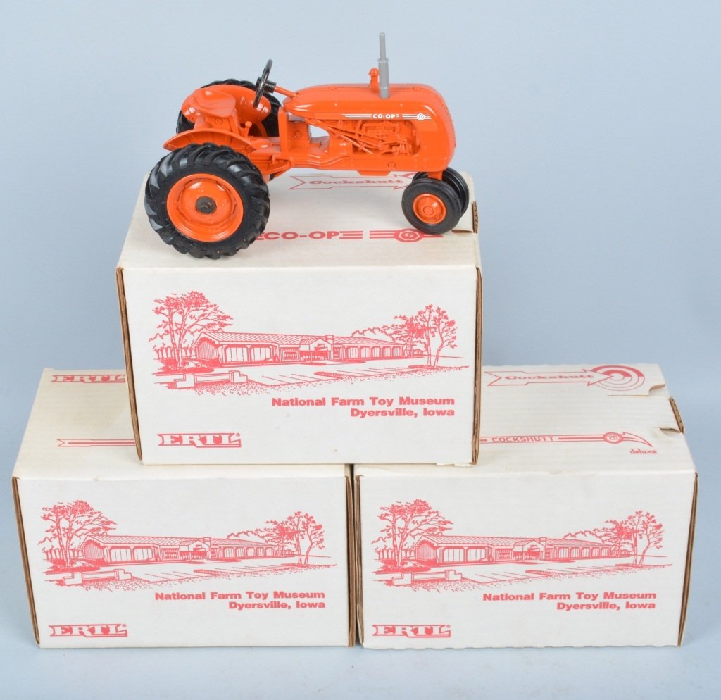 Lot of 3 ERTL COCKSHUTT Tractors nib (1 of 2)