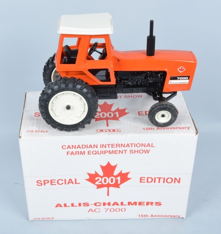 ERTL Allis Chalmers AC 7000, nib (1 of 2)