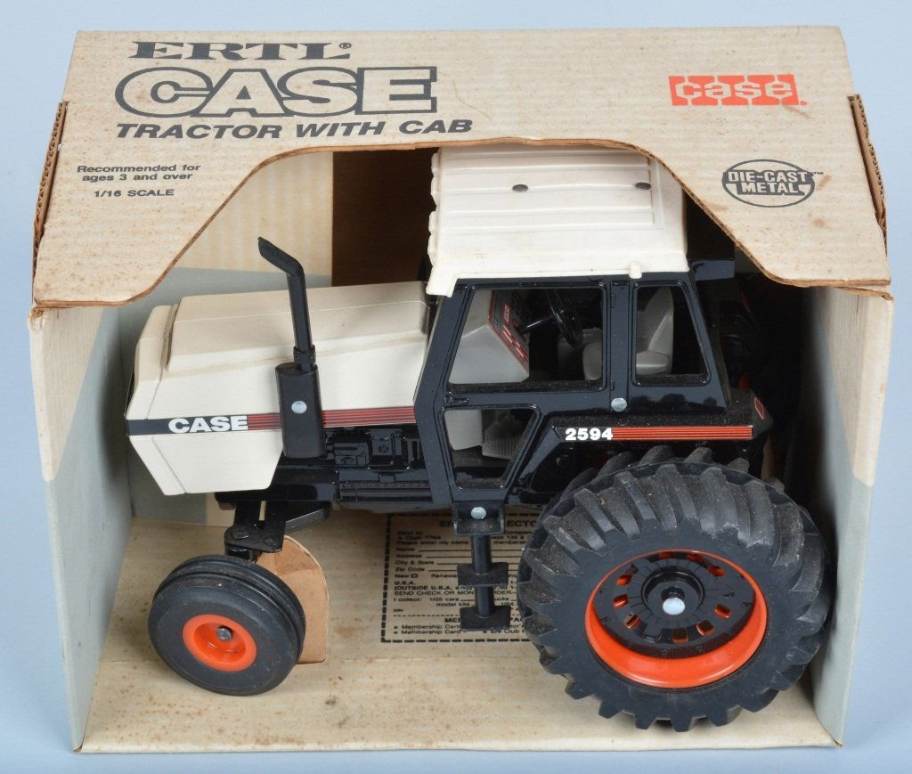 ERTL Case Tractor with Cab, nib (1 of 2)