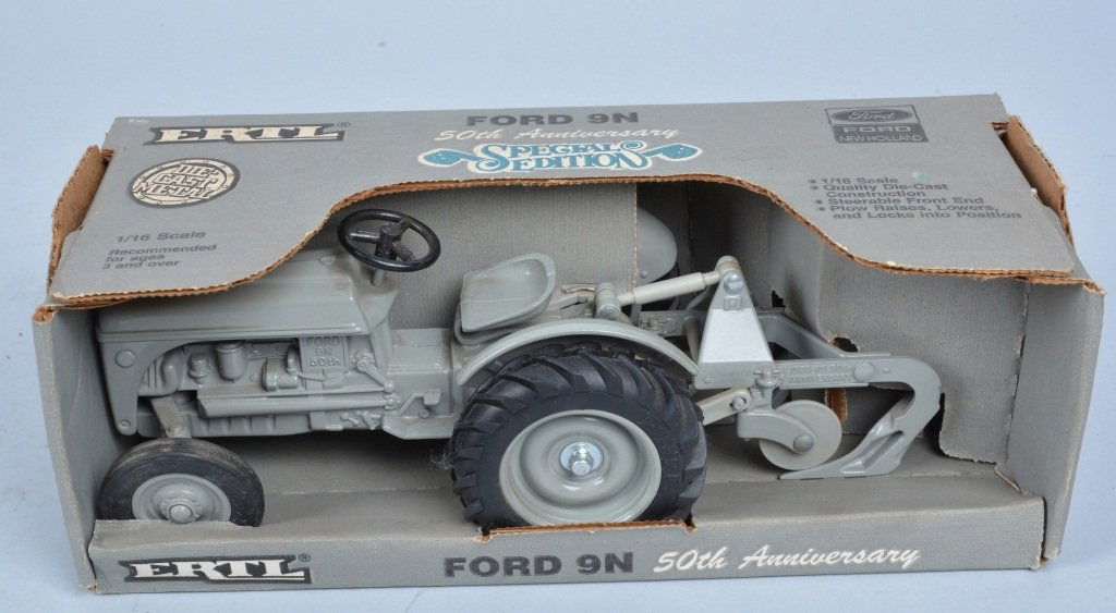 Ertl 1968 Ford 8000 Tractor