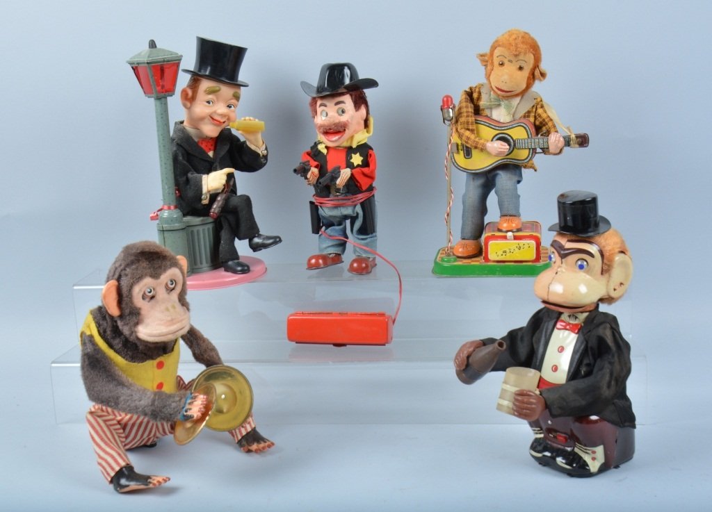 Lot of 5 VINTAGE BATTERY OPERATED TOYS (1 of 9)