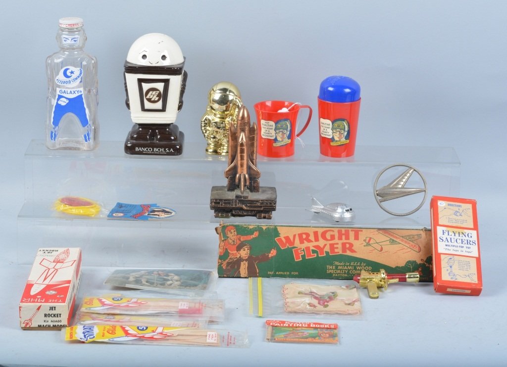 Lot of SPACE ITEMS (1 of 8)