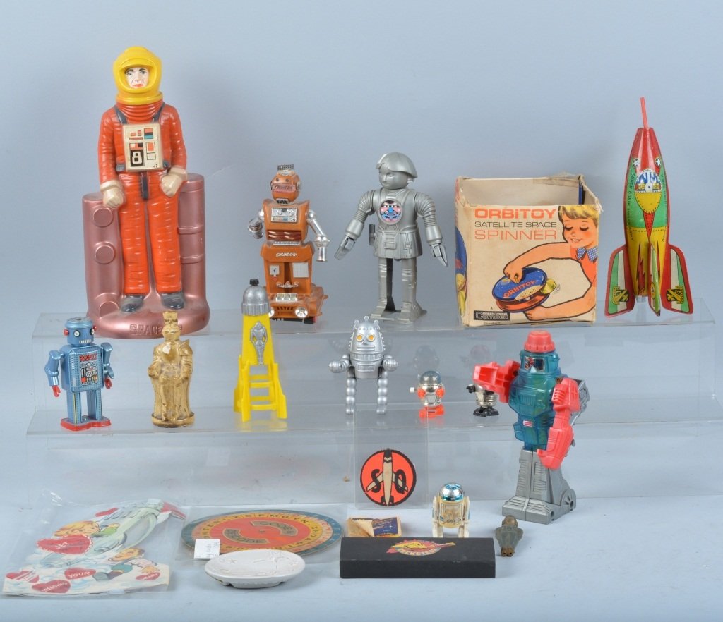 Lot of SPACE ITEMS & ROBOTS (1 of 10)
