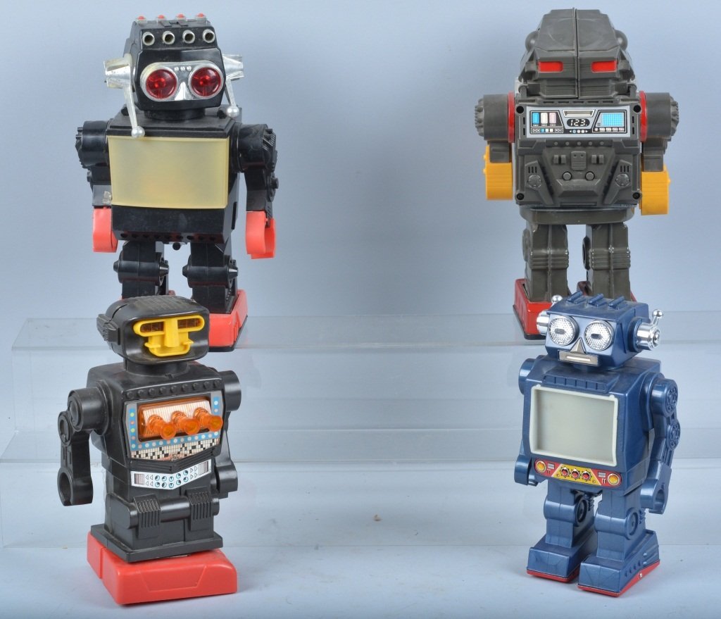 Lot of 3 VINTAGE BATTERY OP PLASTIC ROBOTS (1 of 7)
