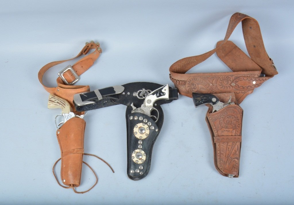 Lot of 3 VINTAGE CAP GUNS & HOLSTERS (1 of 5)