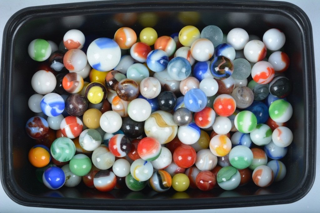 Large Lot of VINTAGE MACHINE MADE MARBLES (1 of 3)