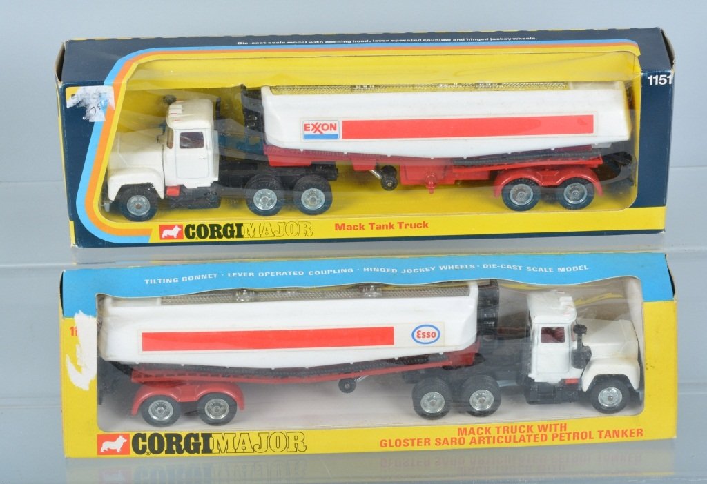 Lot of 2 CORGI TRUCKS w/ BOXES (1 of 3)