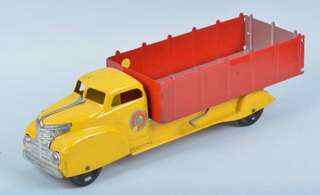 MARX Pressed Steel LUMAR CONTRACTOR TRUCK (1 of 4)