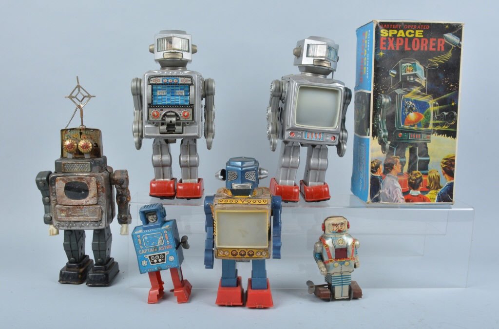 Lot of VINTAGE ROBOTS (1 of 7)