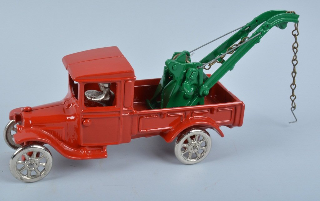 ARCADE Cast Iron WEAVER WRECKER (1 of 5)
