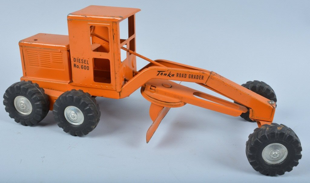 TONKA Pressed Steel ROAD GRADER (1 of 4)