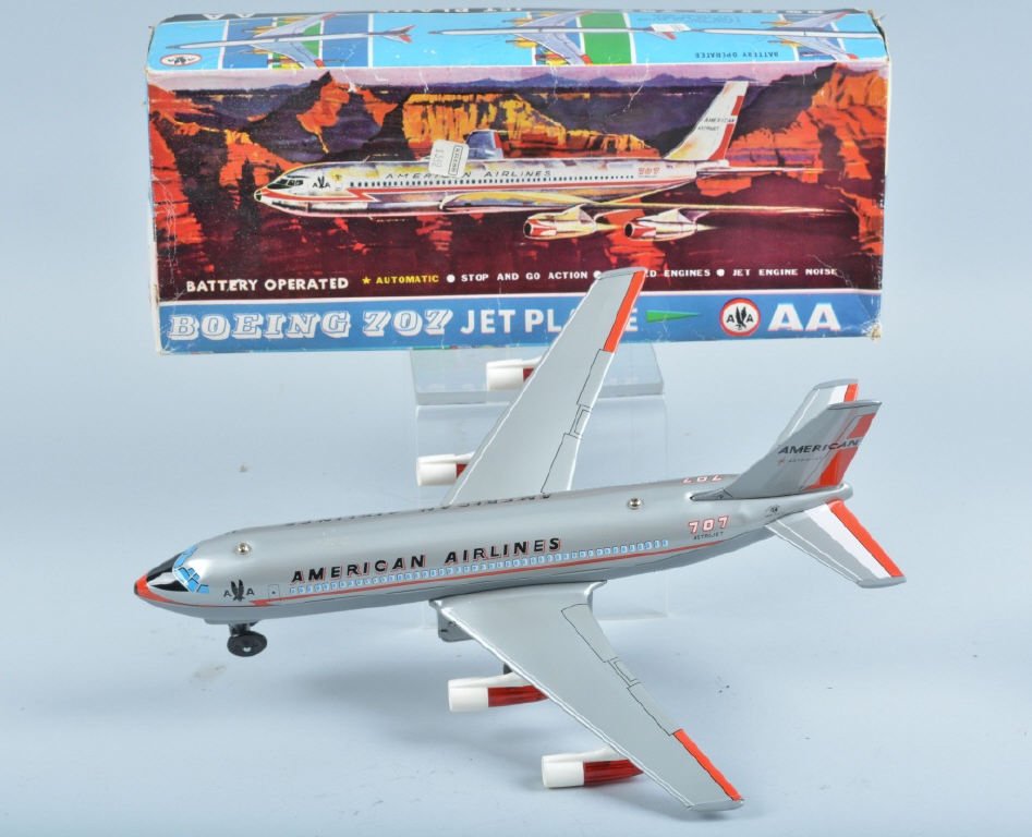 JAPAN Battery Op AMERICAN AIRLINES 707 JET w/ BOX (1 of 6)