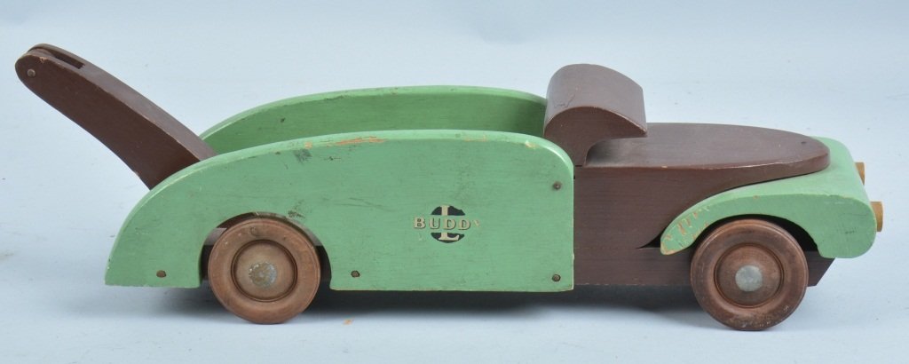 BUDDY L Wooden TOW TRUCK: Excellent Buddy L wooden Tow Truck. Great truck that was made during the war when metal was needed for the war. All original with great colors and decals. 17" Excellent