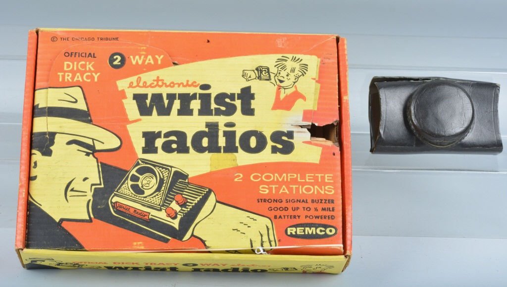 DICK TRACY WRIST RADIOS & CAMERA (1 of 3)