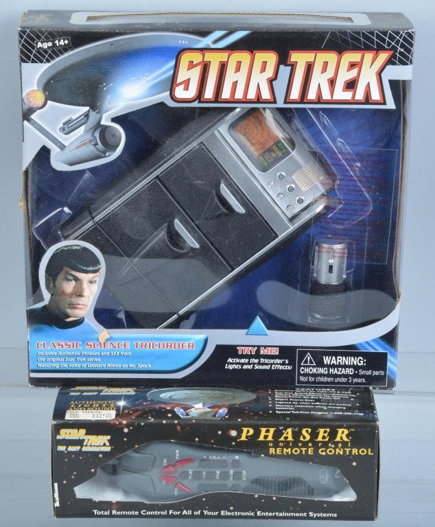 STAR TREK TRICORDER & UNIVERSAL PHASER REMOTE MIB (1 of 2)