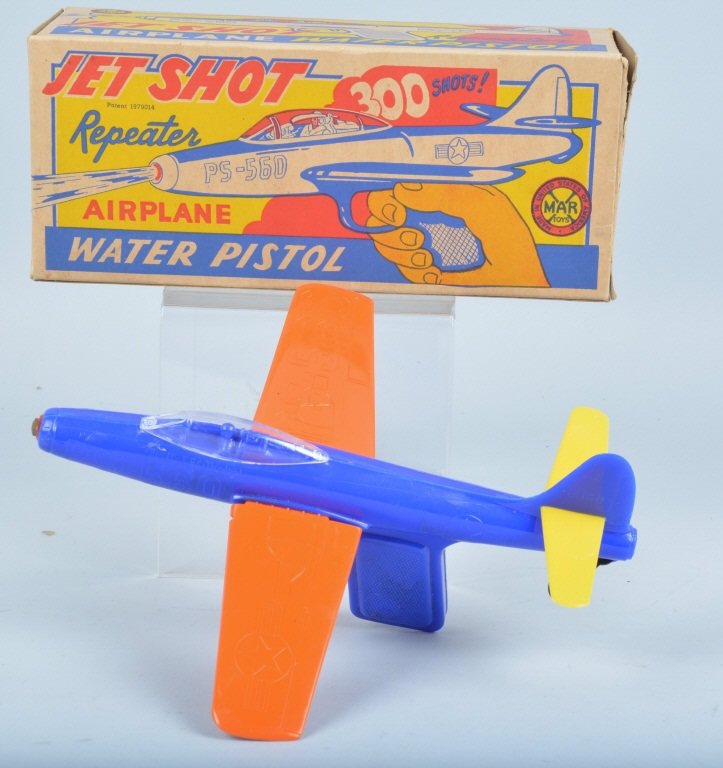 MARX JET SHOT REPEATER WATER PISTOL, BOXED: Vintage water pistol by Marx. Old store stock, colorful original box. Near Mint