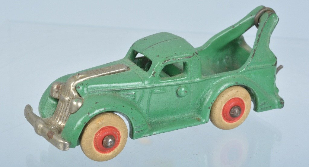 ARCADE 1930'S CAST IRON PONTIAC WRECKER (1 of 4)