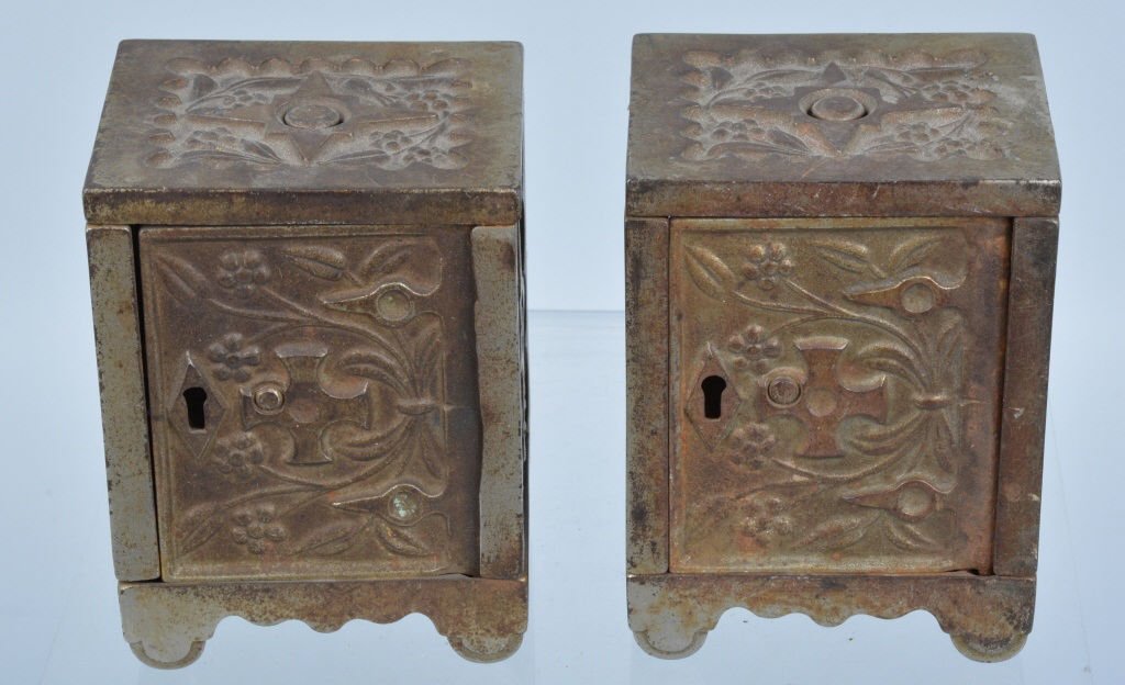 2- JE STEVENS KEY LOCK SAFE BANKS (1 of 5)