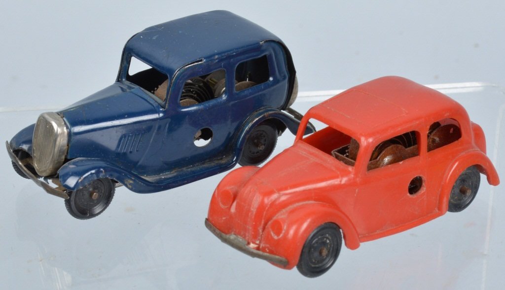 TRI-ANG MINIC FORD SALOON & MORRIS (1 of 4)