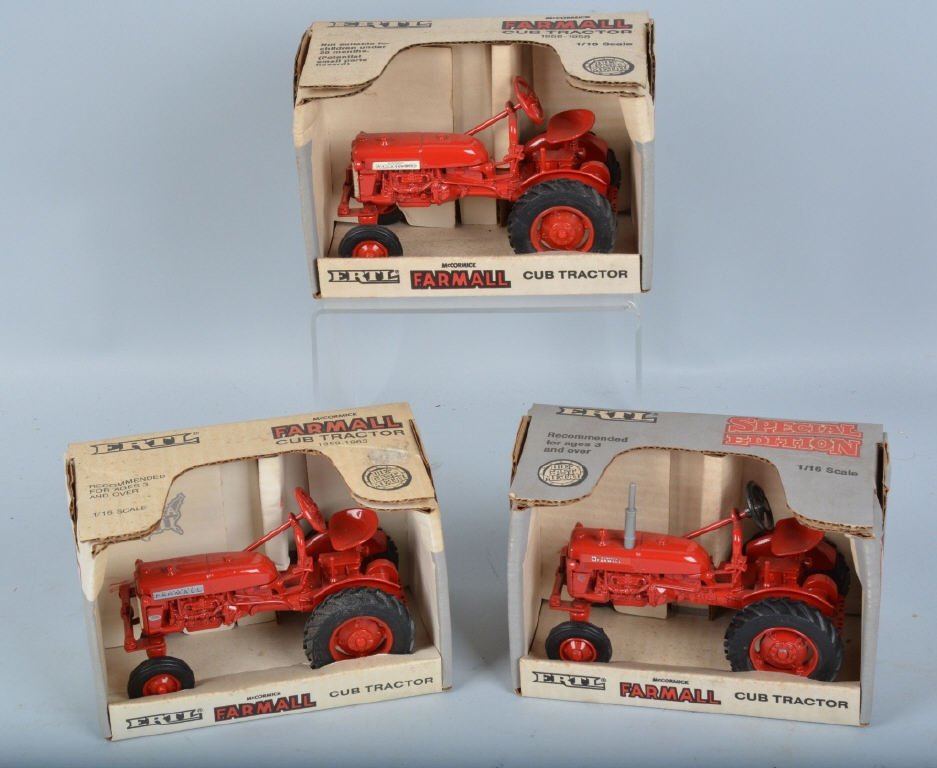 3- ERTL FARMALL TRACTORS MIB (1 of 2)