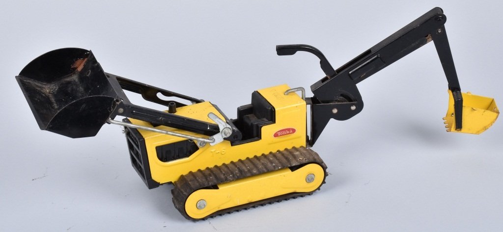 TONKA T-6 DOZER BACKHOE: All original with nice paint and decals. Still has rubber treads. 19" Excellent