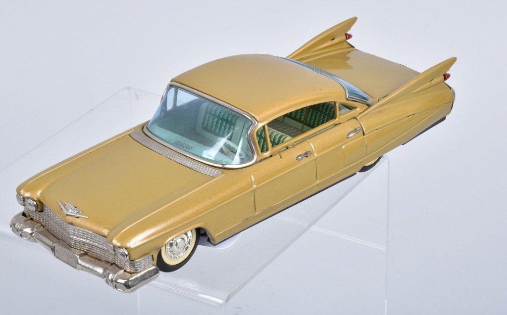 BANDAI Tin Friction 1959 CADILLAC (1 of 4)