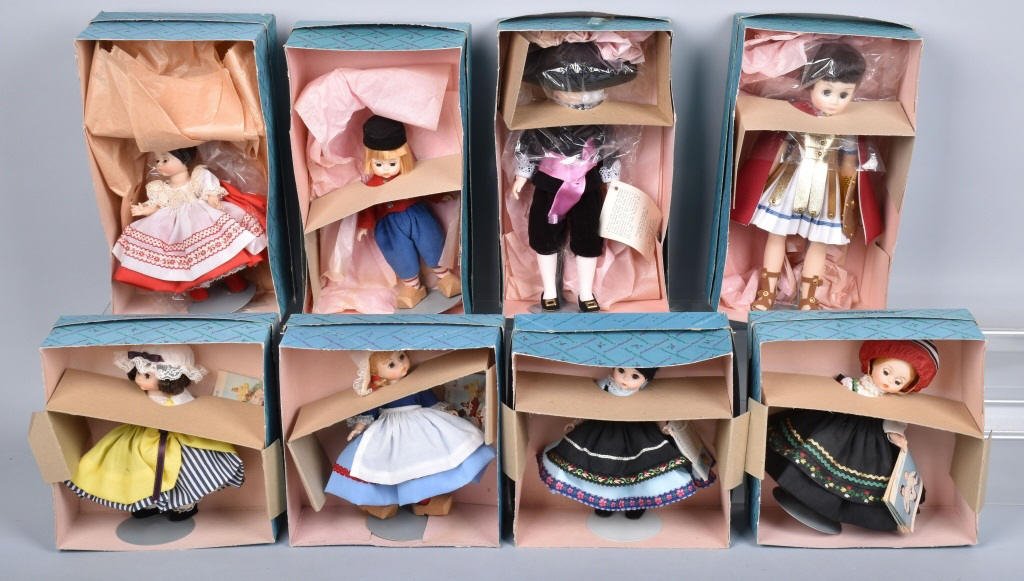 Lot of 8 MADAM ALEXANDER DOLLS BOXED (1 of 1)