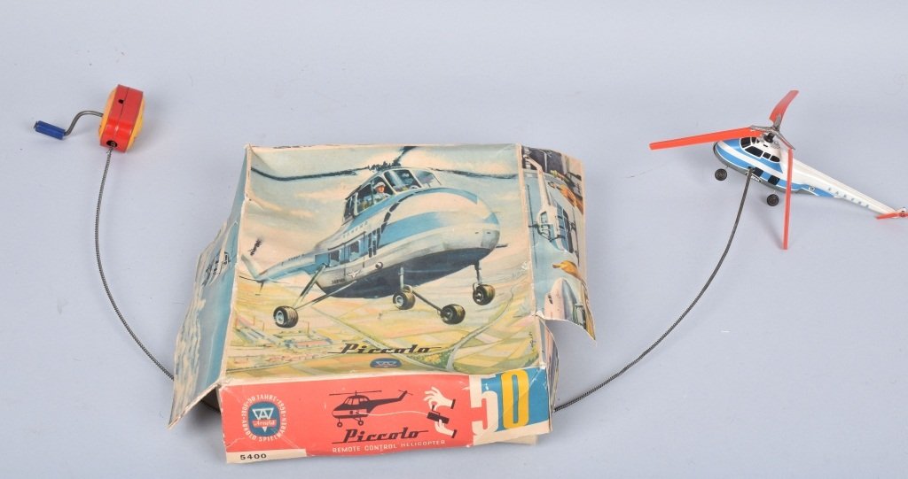 ARNOLD GERMANY TIN WINDUP HELICOPTER with BOX (1 of 4)