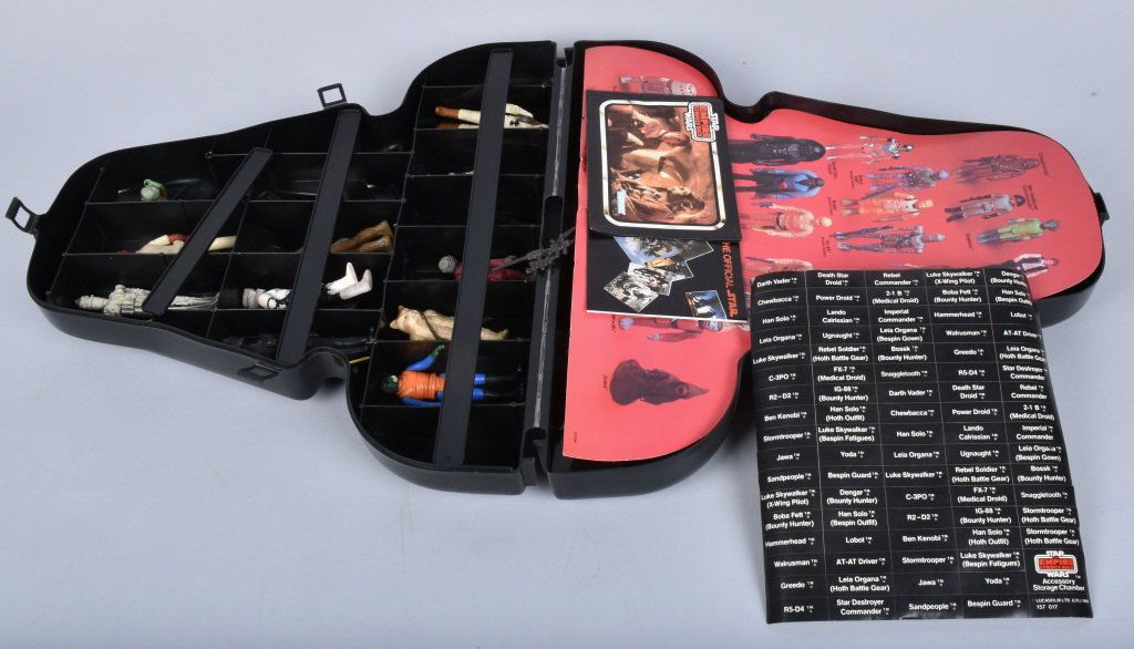 DARTH VADOR CASE W/24 VINTAGE STAR WARS FIGURES (1 of 6)