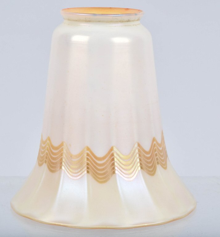 QUEZAL FAVRILE LAMP SHADE (1 of 5)