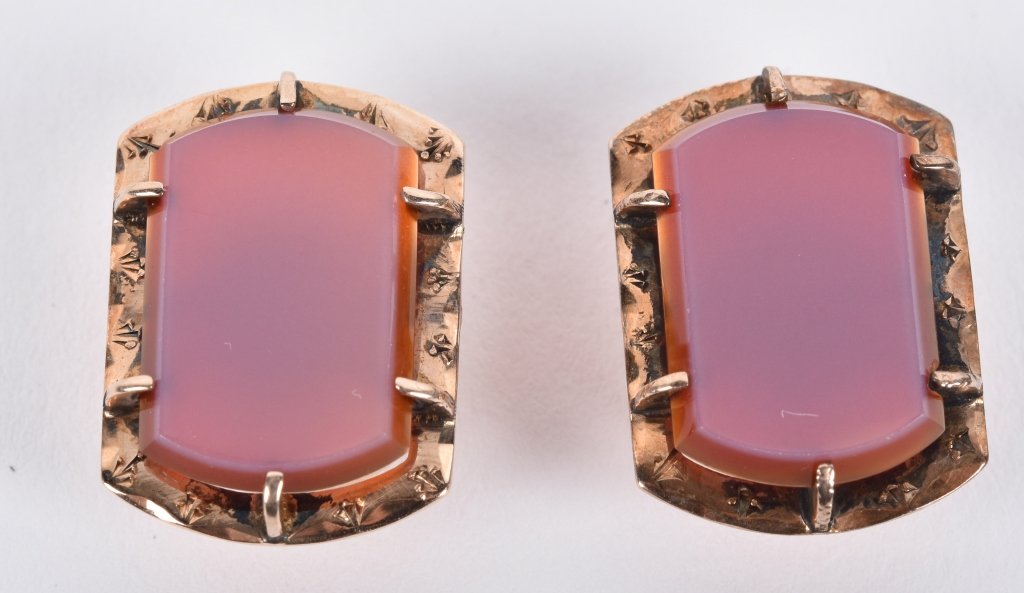 VICTORIAN 10kt GOLD RED AGATE CUFF LINKS (1 of 3)