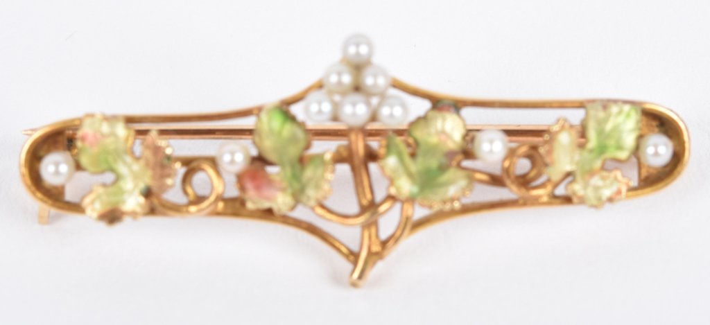 VICTORIAN GOLD GRAPE LEAF ENAMEL BROOCH (1 of 4)