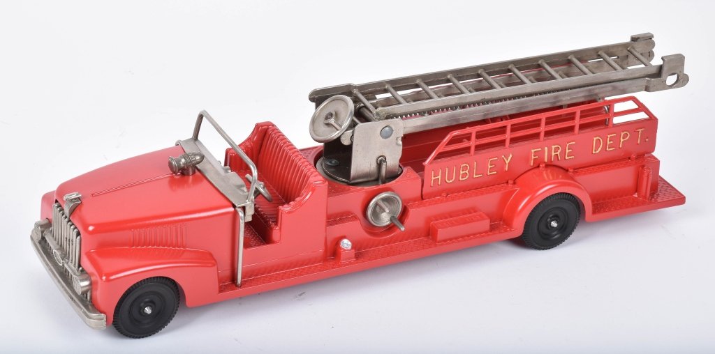 HUBLEY Die Cast FIRE LADDER TRUCK: Nice original truck with great paint. Ladder is broke. 17" Excellent