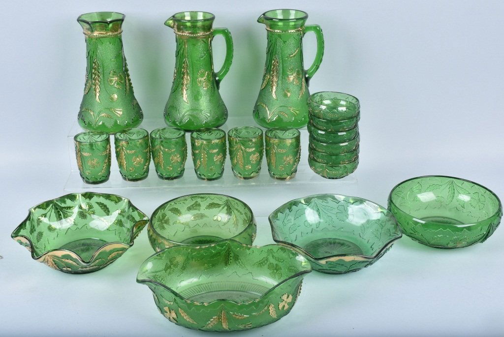LOT OF 20 DEPRESSION GLASS GREEN / LEAF (1 of 7)