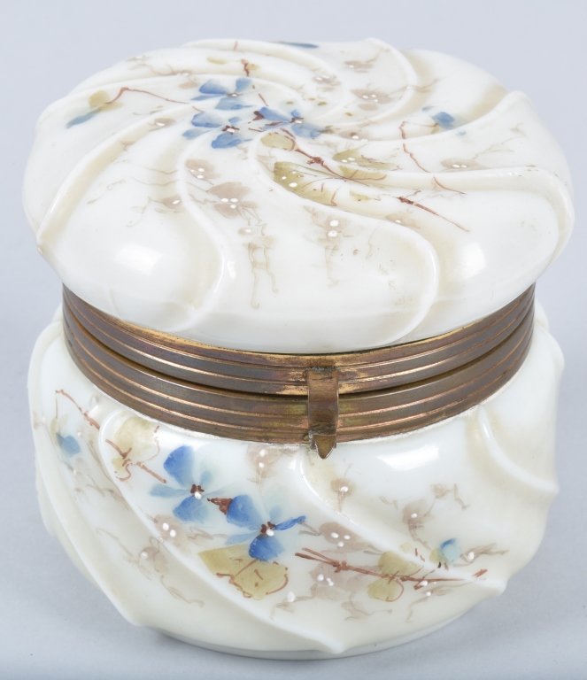 WAVE CREST HINGED DRESSER JAR (1 of 4)