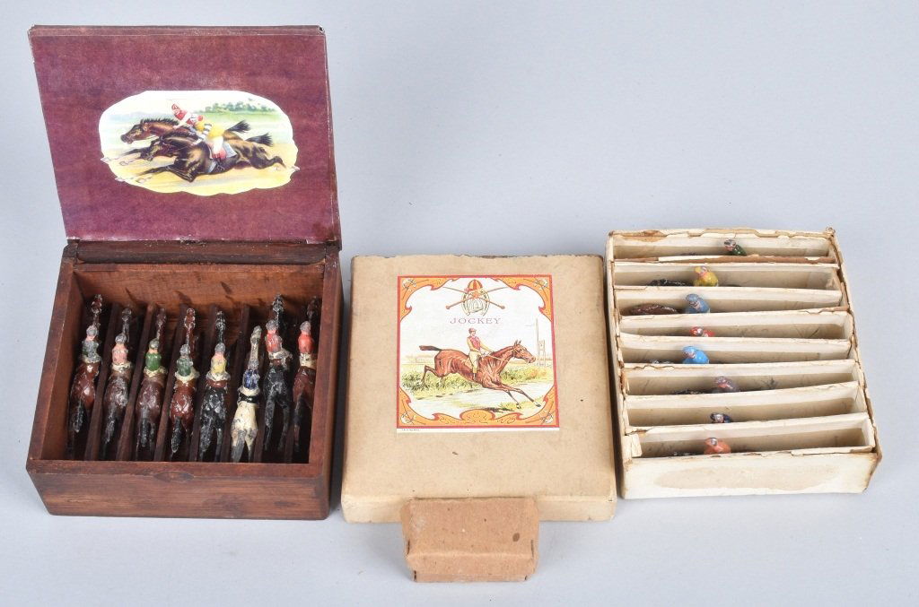 2 Set of CAST METAL RACE HORSES (1 of 6)