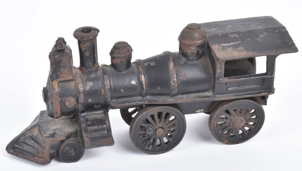 WILKINS Cast Iron TRAIN ENGINE (1 of 3)