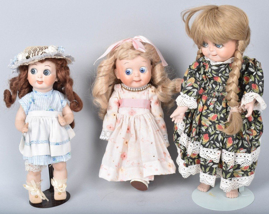 THREE GOOGLIE ARTIST DOLLS (1 of 4)