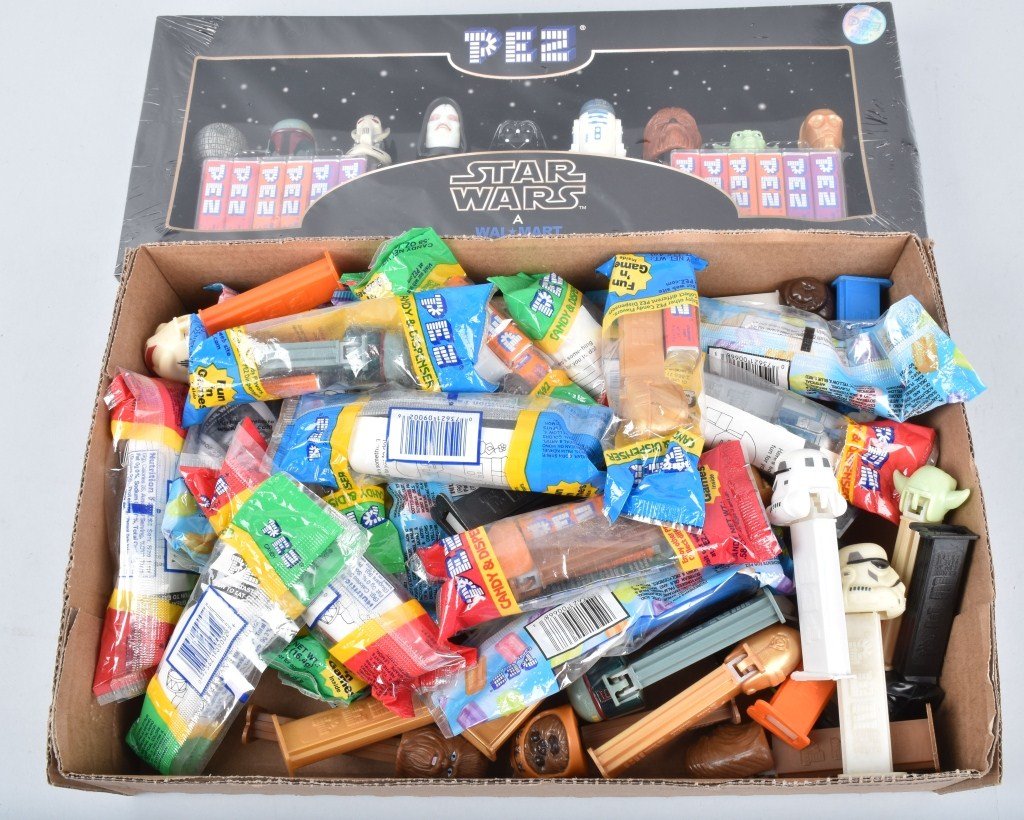 HUGE COLLECTION OF STAR WARS PEZ CONTAINERS (1 of 5)