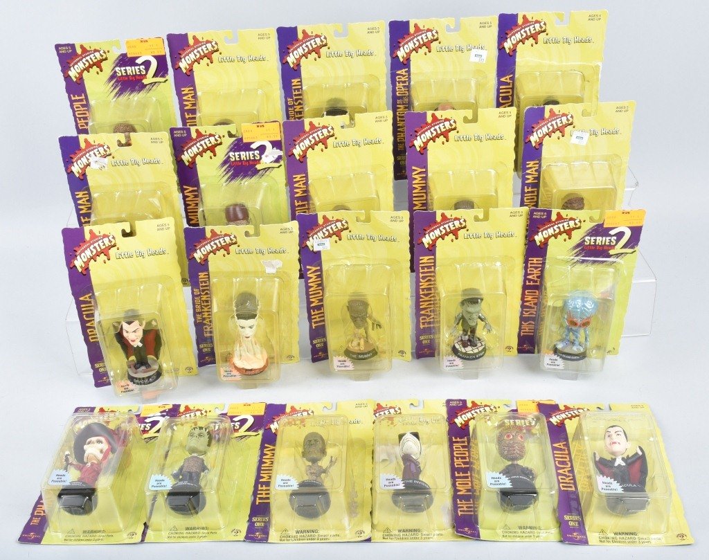 21 UNIVERSAL STUDIOS MONSTERS LITTLE BIG HEADS (1 of 5)