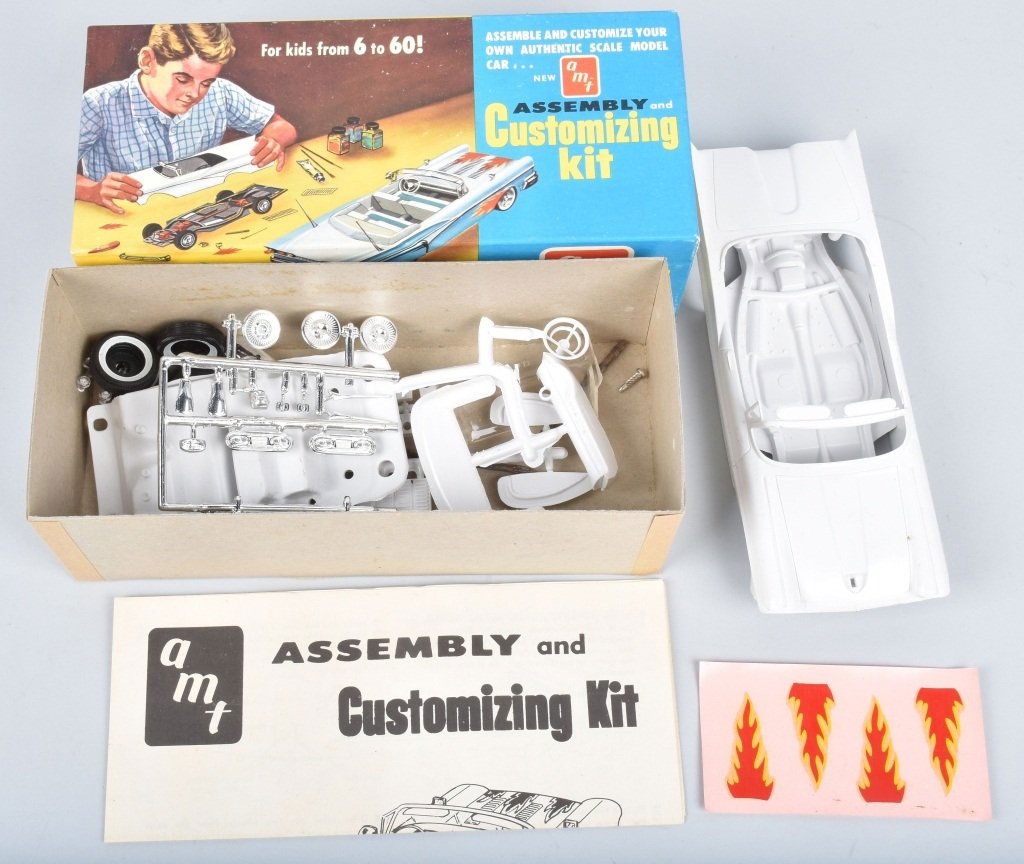 AMT 58 FORD SUNLINER CUSTOMIZING MODEL KIT (1 of 6)