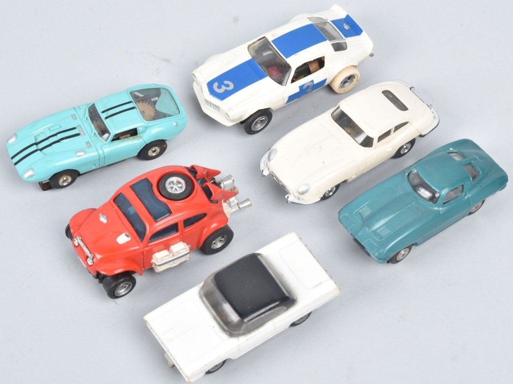 VINTAGE HO AURORA  AND MARX SLOT CARS GROUP OF 6 (1 of 5)